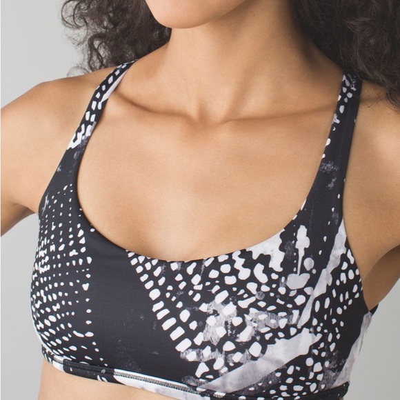 Lululemon Free to Be Wild Sports Bra Size 4 - Picture 6 of 6